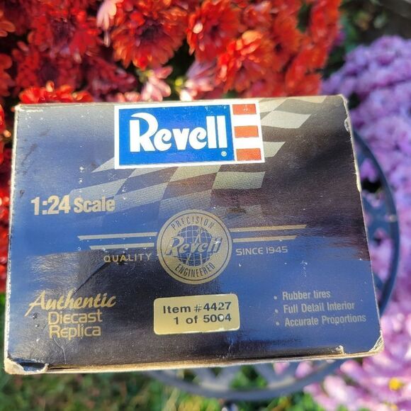 Nascar 1:24 scale Die Cast #47 - Picture 9 of 9